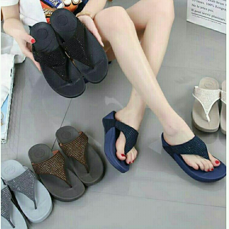 厚底拖鞋 輕量單色點鑽 IRSOE人字拖鞋 顯瘦夾腳涼拖鞋 增高拖鞋-IP shoes