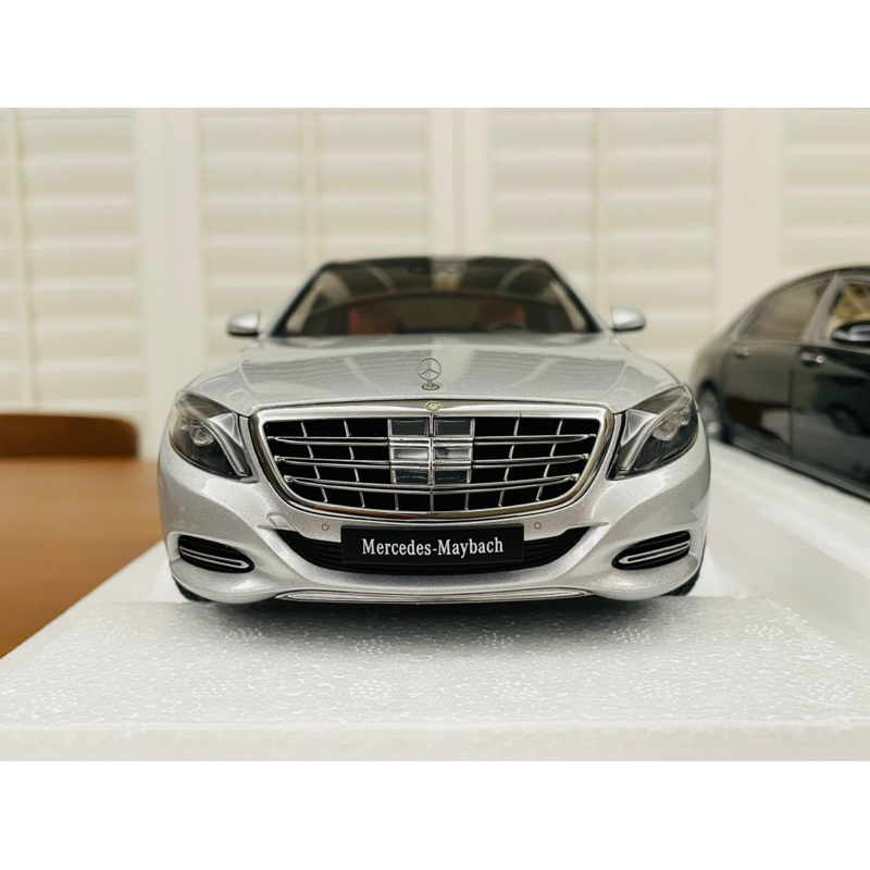 1/18 Autoart Mercedes Maybach S600 Silver