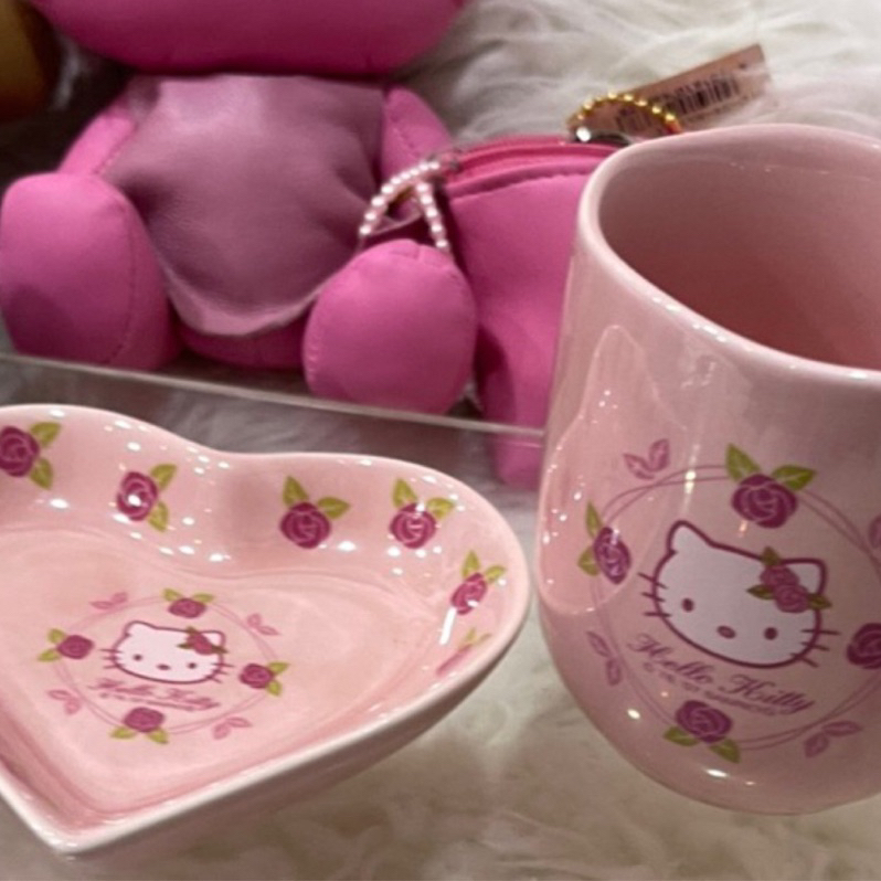 日本進口Hello Kitty玫瑰花🌹馬克杯+1個❤️心型的玫瑰花盤不拆賣
