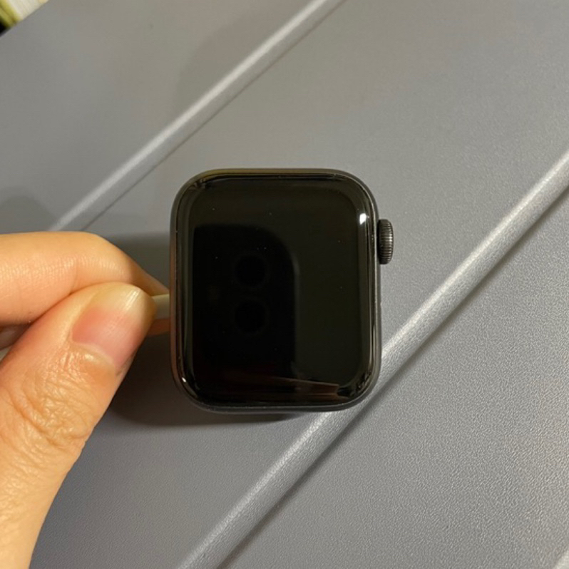 (已保留)|二手|Apple Watch SE (GPS)午夜色鋁金屬錶殼+錶帶