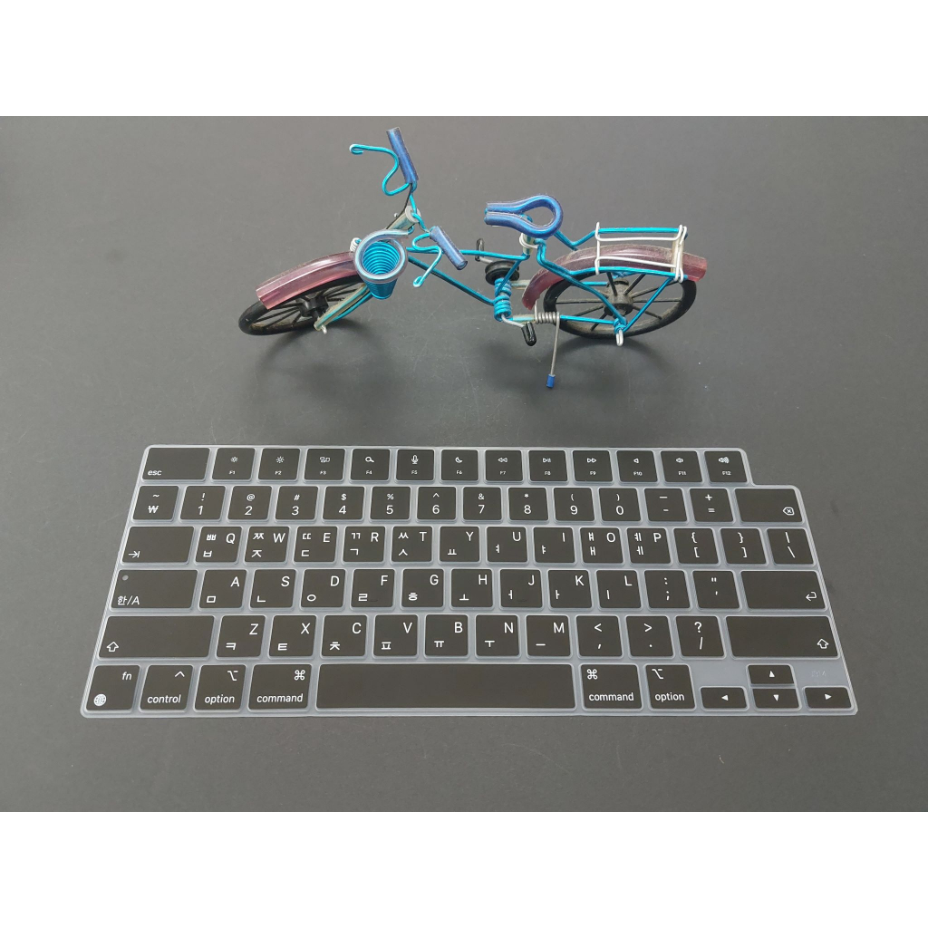 優質矽膠 韓文 蘋果 Apple MacBook Pro A2442 A2485 A2780 彩色 防塵膜 保護膜