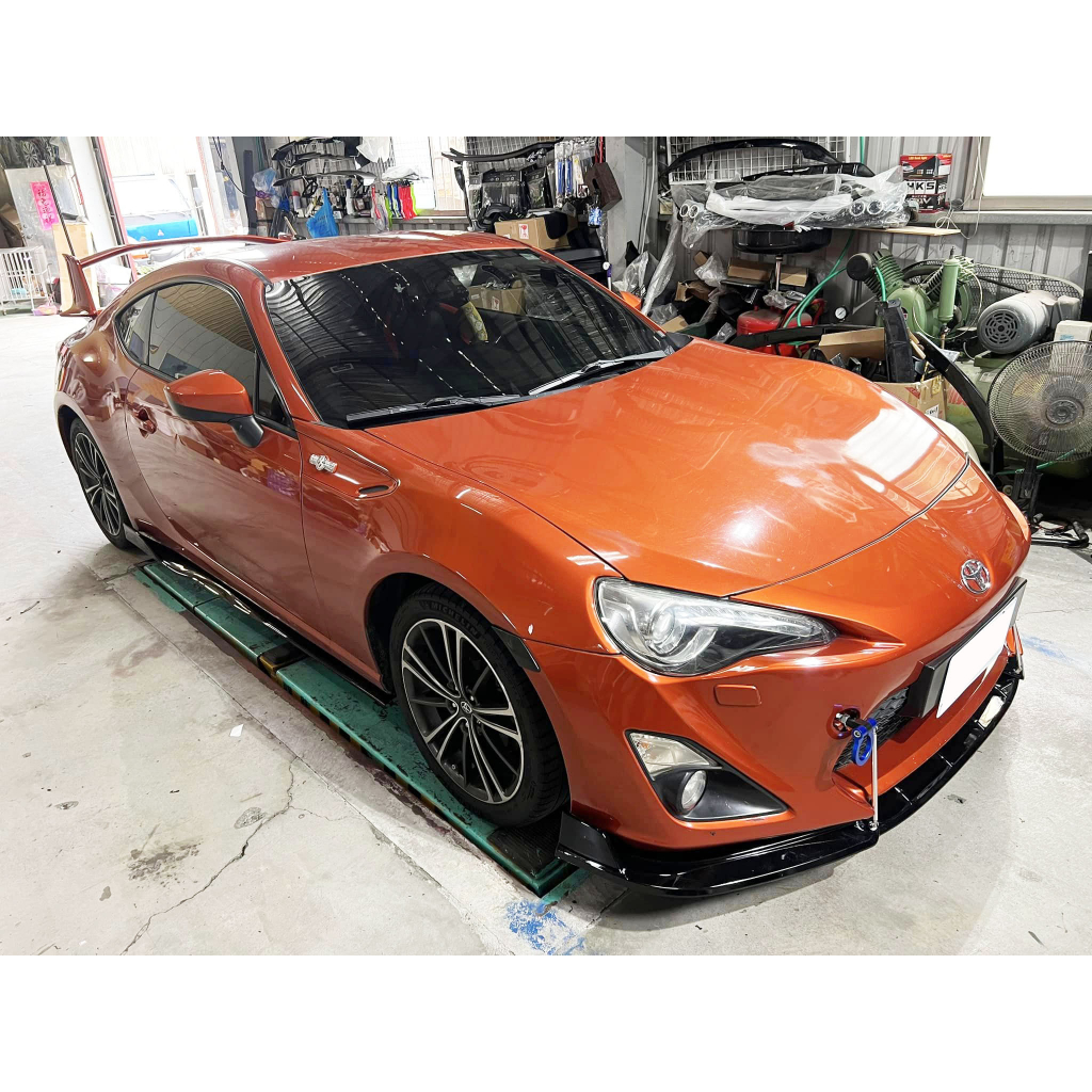 TOYOTA 86 直上 競速版 鋼琴烤漆黑 前下巴 前鏟 前定風翼 前擾流板 下擾流板 保險桿 改裝下巴