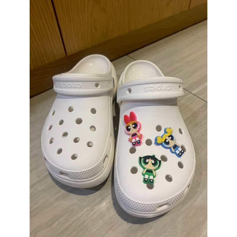 正版Crocs白色經典厚底鞋8號(二手9成新，送鞋扣）洞洞鞋 雲朵鞋