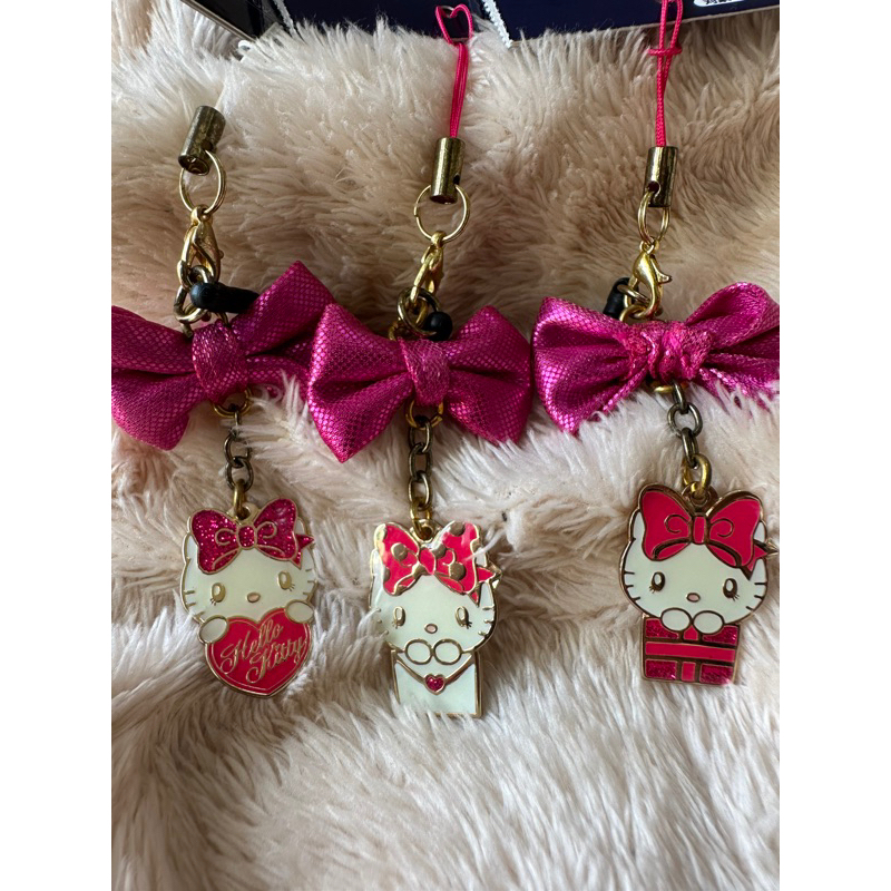 《 大阪環球影城 》hello kitty 哈嘍凱蒂 - 可愛蝴蝶結吊飾（單一販售）
