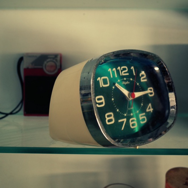 全新 RHYTHM日本麗聲 早期 復古 綠色系造型鬧鐘 時鐘 Vintage 擺設 收藏 裝飾