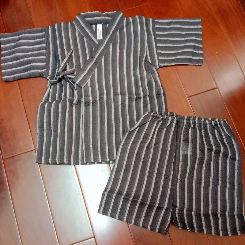 日本限定販售 可愛男童浴衣 甚平100公分 黑直紋短袖 花火節
