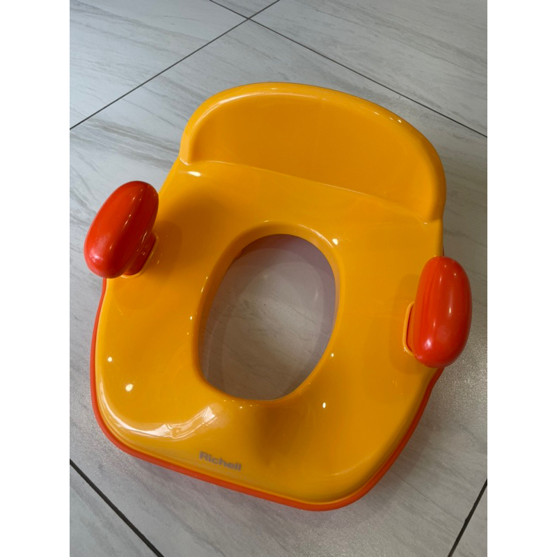 【二手】日本Richell椅子型兒童訓練馬桶座 適用免痔馬桶兒童座 橘色
