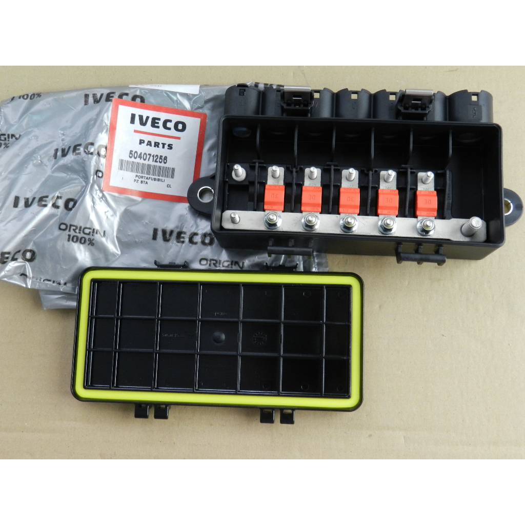IVECO 原廠保險絲盒IV-504071256