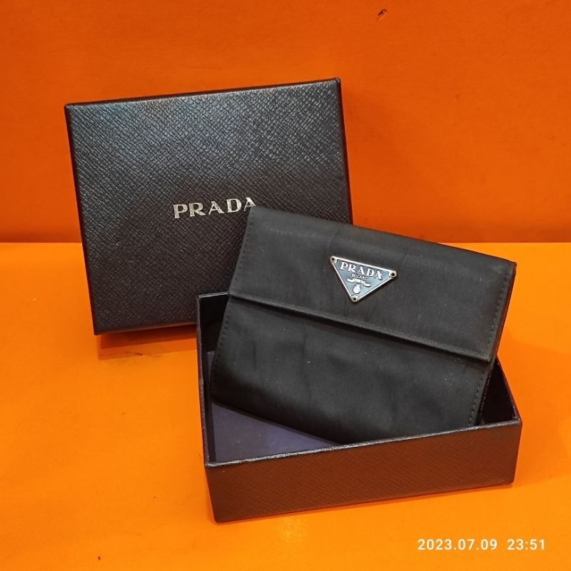 PRADA 經典降落傘帆布+小牛皮短夾【保障真品&amp;超低價可刷卡分六期】