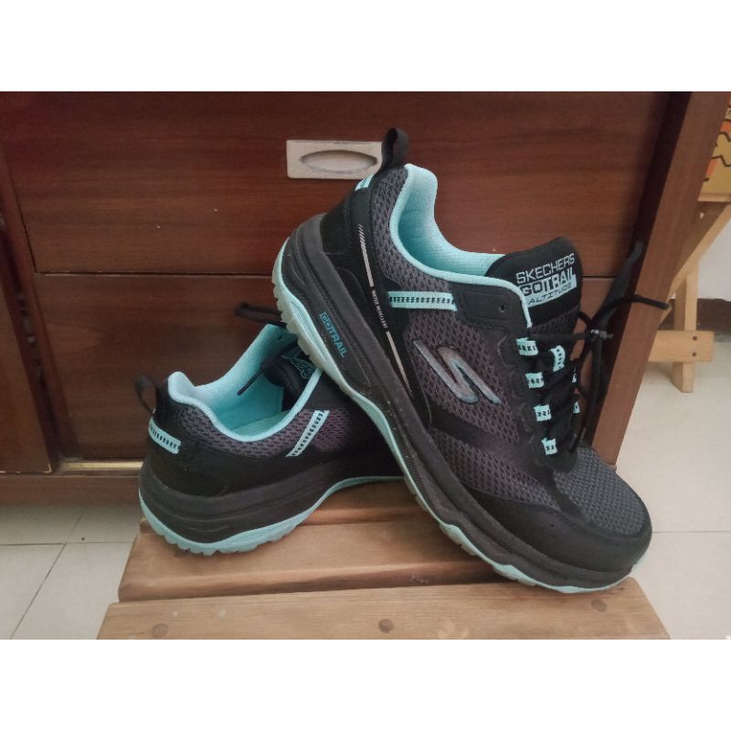 Skechers Go Run Trail Altitude 休閒運動鞋US 8.5