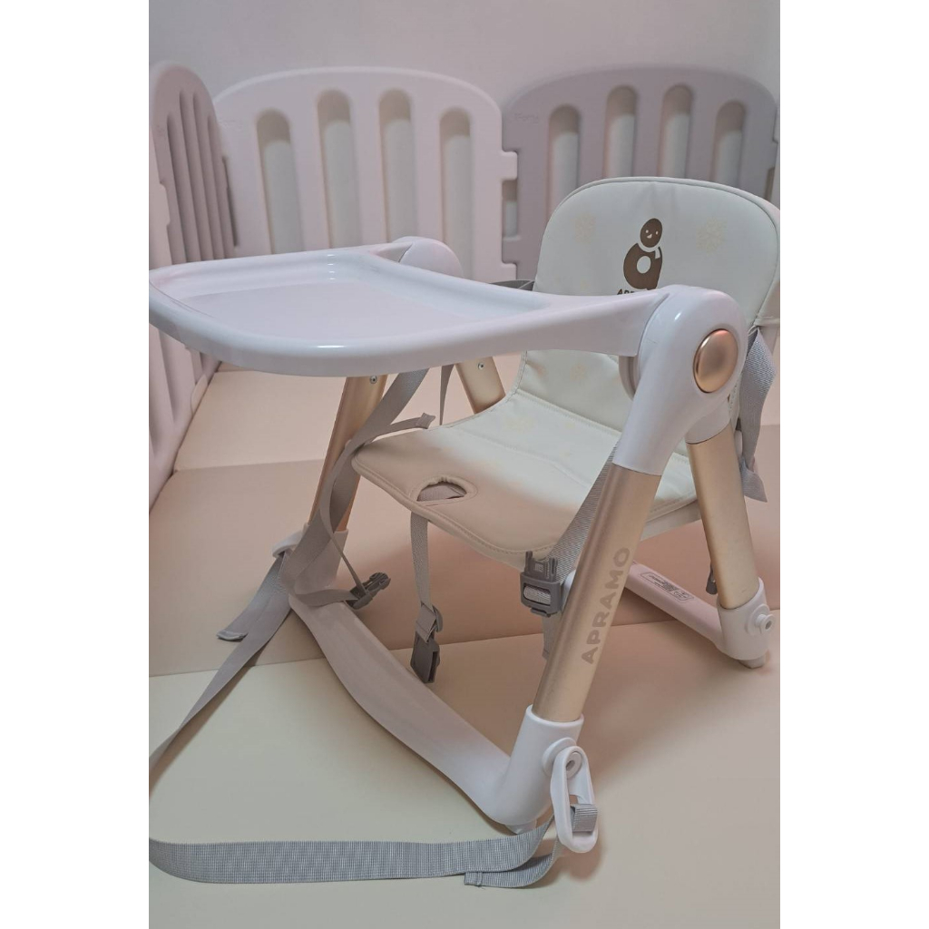 [二手] Apramo Flippa 摺疊式兒童餐椅  附收納提袋及餐椅坐墊 (白金聖誕限定版)