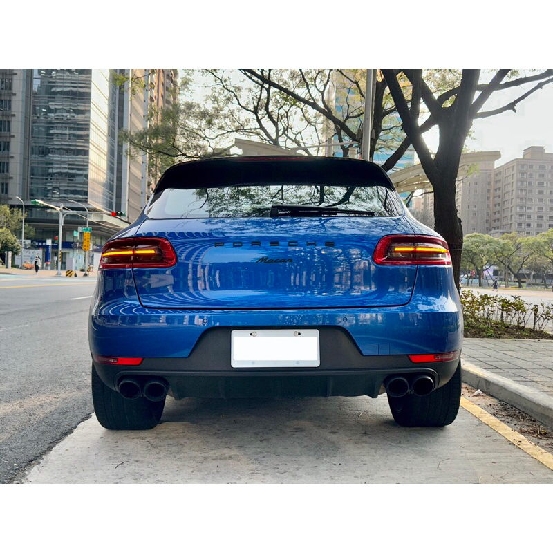 自售 休旅車 總代理 保時捷Porsche Macan2.0