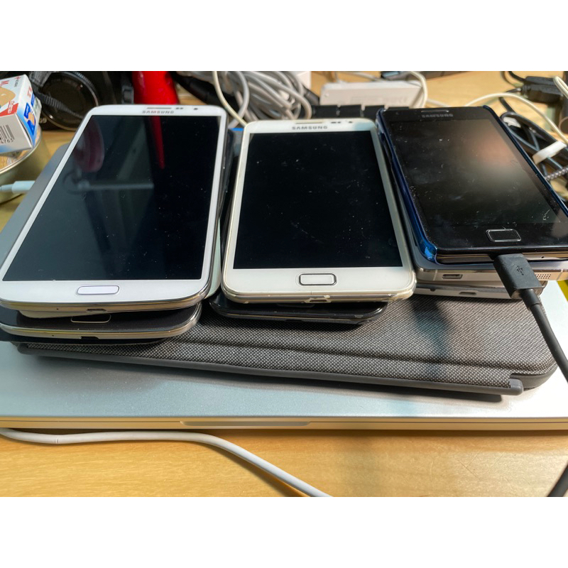 6台二手手機5台Samsung 一台小米