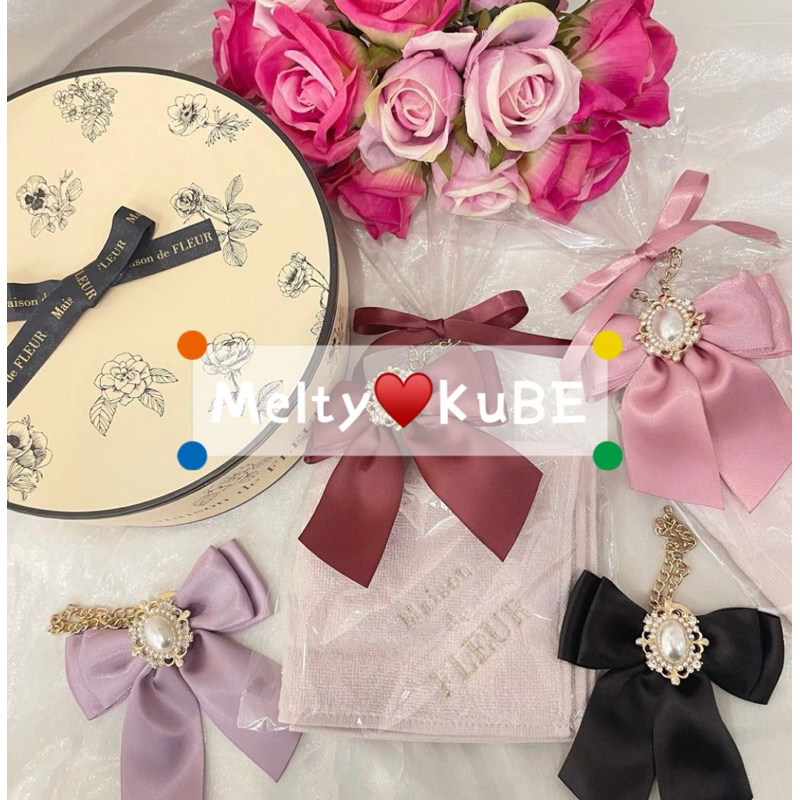 日本單♥️甜美梨花4色珍珠鑲小水鑽蝴蝶結緞帶吊飾(不含手帕)