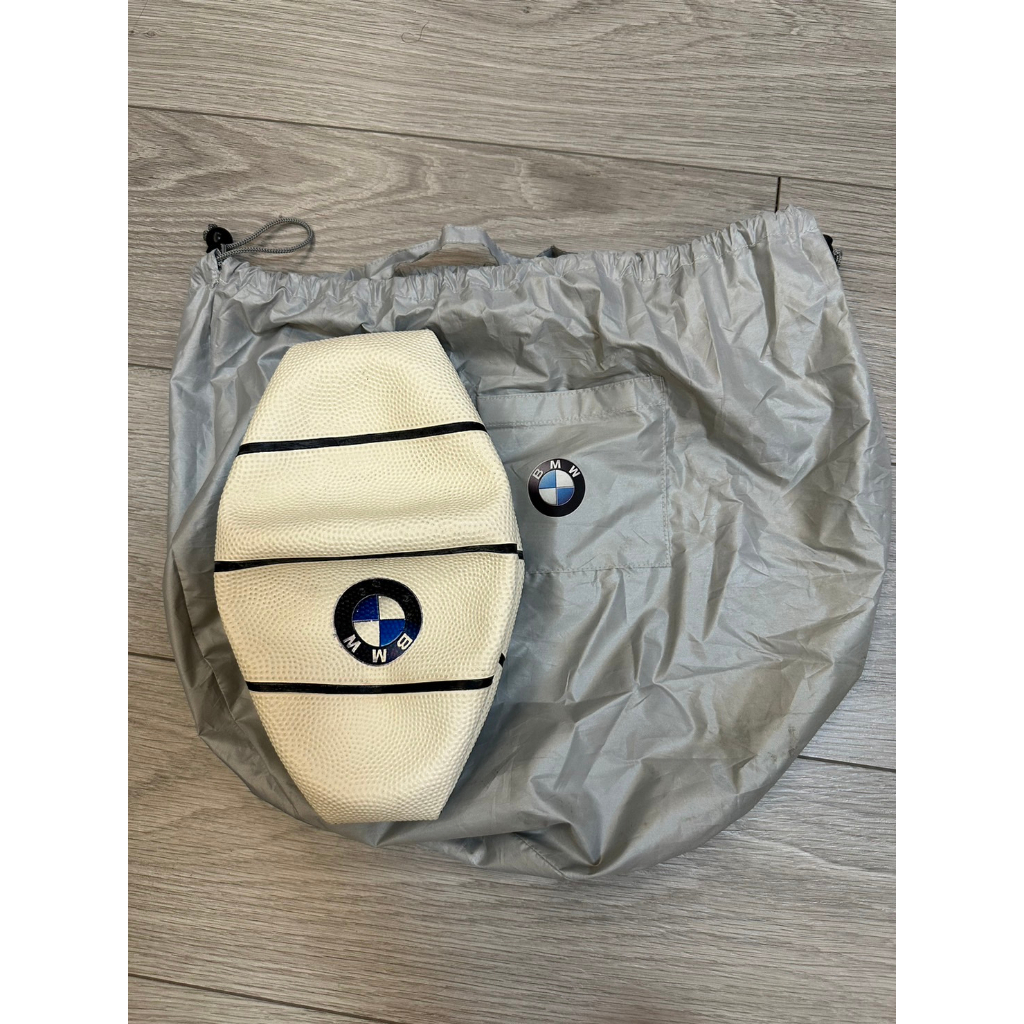 全新原廠BMW白色藍球+收納袋