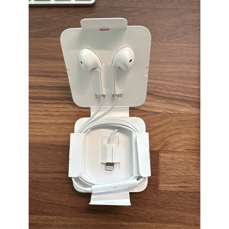 全新 Apple lightning 有線耳機 EarPods