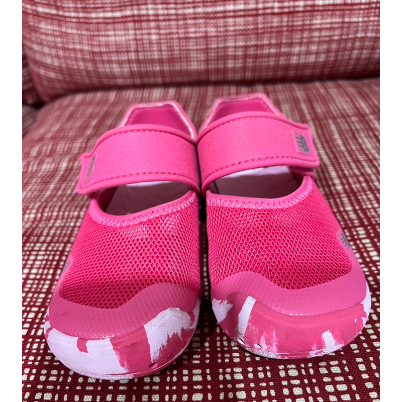 new balance女童涼鞋.幼兒園室內鞋(近全新)16公分