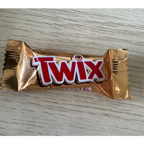 (現貨 costco購) Twix 特趣 迷你巧克力 單顆販售 10公克/顆 (效期2023/11/26)