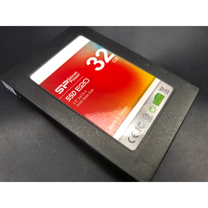 二手良品，SSD，32G使用時數99小時，固態硬碟，附圖。