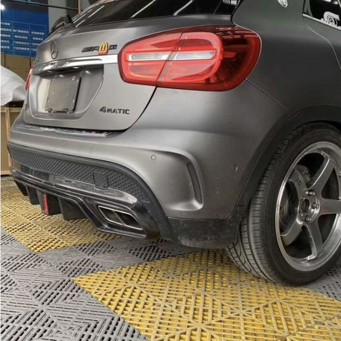 法克斯 Benz GLA 45碳纖維後中包 含燈 20000