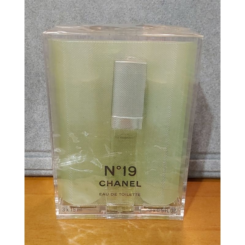 CHANEL N°19 香奈兒N°19號淡香水 15mlx3~透明壓克力盒包裝，全新未開(透明膜未撕開)過期香水