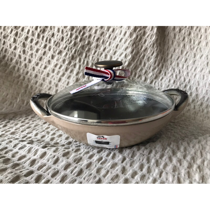 全新Staub 16cm baby wok 亞麻