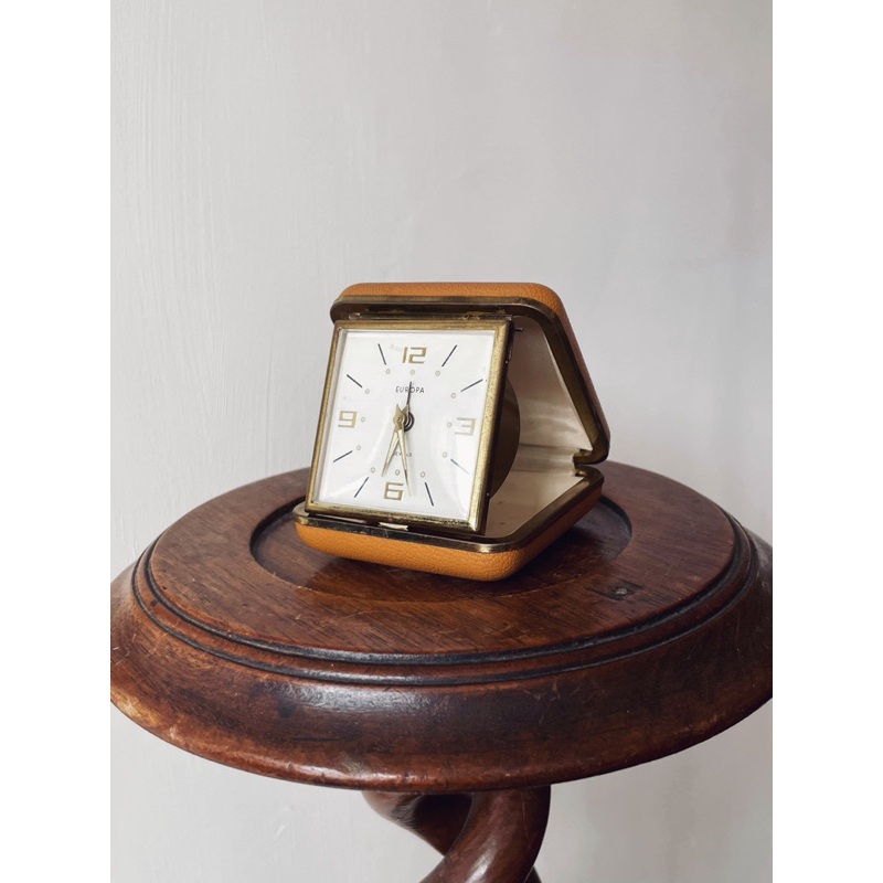 國外古董老件100件企劃/販售全世界只有一件的老物/Number060•1960’s Europa品牌旅行用手動機械時鐘
