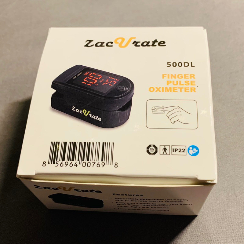 Zacurate Pro 系列 500DL 指尖脈搏血氧飽和監控儀，有矽膠蓋、電池和繩子（皇家黑）