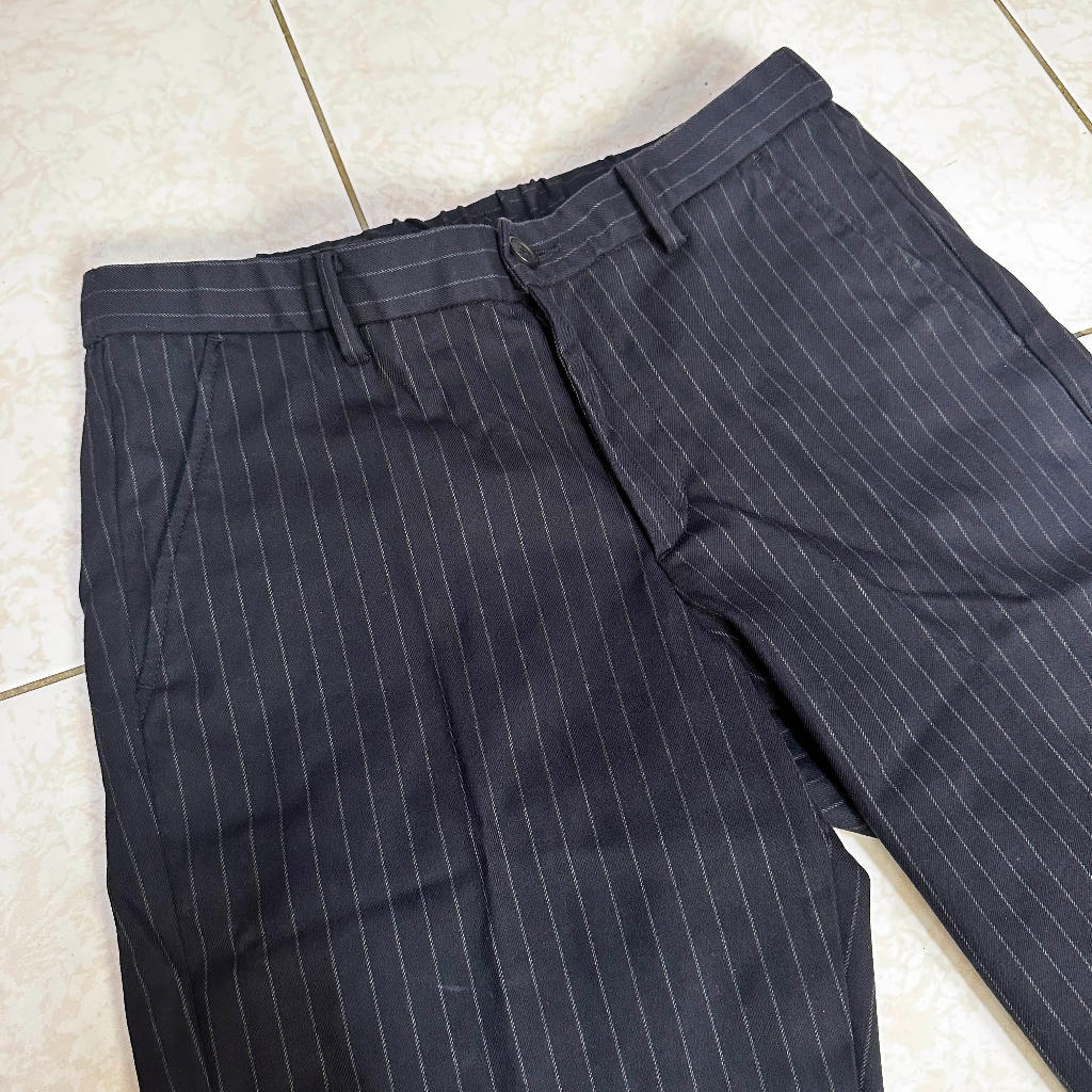 [二手]UNIQLO 深藍直條紋束口褲縮口褲 M號 321-176269