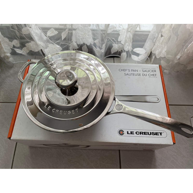 【愛咪雜貨小舖】全新現貨 Le Creuset 3S 單柄炒鍋 平底鍋 不沾鍋 不鏽鋼鍋 深炒鍋附蓋 24cm 葡萄牙製