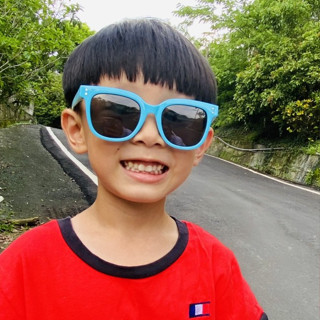 ☛ FAMstore☚ 現貨 兒童潮流墨鏡 兒童偏光墨鏡 小朋友太陽眼鏡 偏光墨鏡 像膠框架 可凹折 UV400 檢驗合