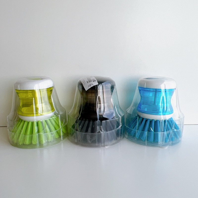 IKEA  現貨👍 碗盤刷附給皂器 （黑灰、綠色、藍色）輕壓一下上方 就能將清潔劑擠在碗盤上 把手表面平坦可上下顛倒放置