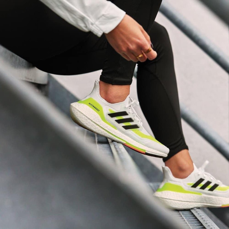 adidas ULTRABOOST 21 女跑鞋 23.5 FY0401 全新 沒穿下地