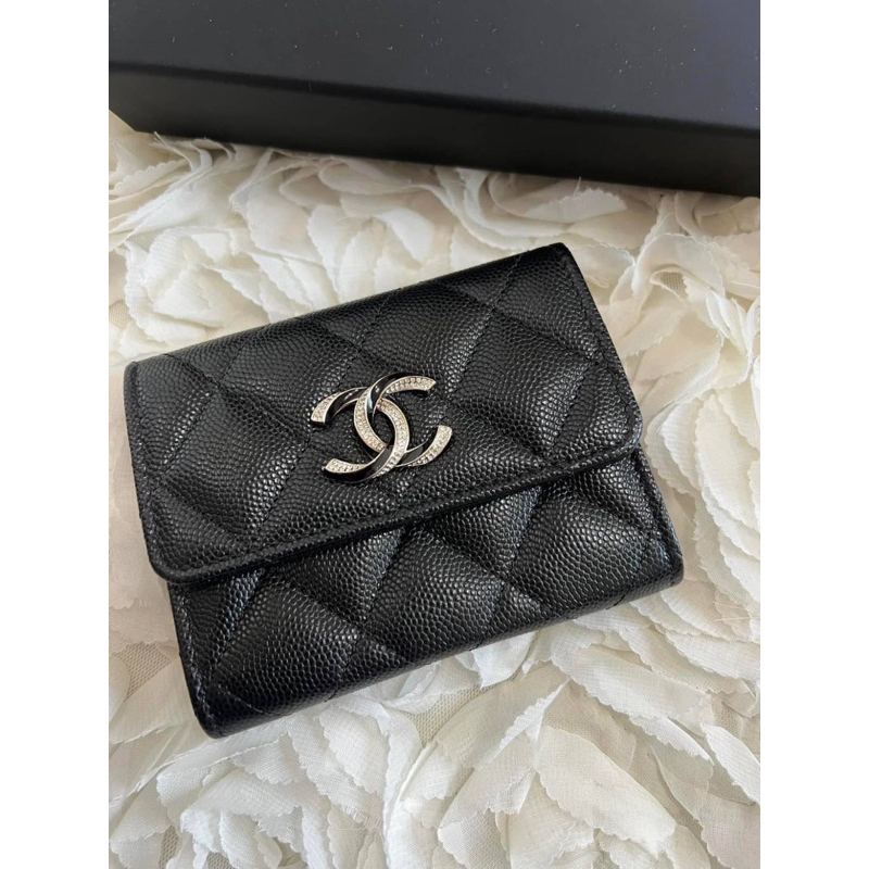 台灣現貨👛32888 香奈兒 Chanel 雙層卡包 黑琺瑯配鑽扣卡夾