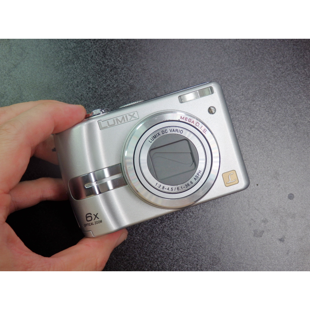 &lt;&lt;老數位相機&gt;&gt; PANASONIC LUMIX DMC-LZ7 (Leica 6x鏡頭 / AA電池/ CCD)