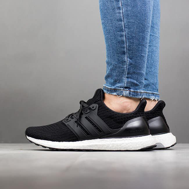 愛迪達 Adidas UITRABOOST 跑鞋 全新台灣公司貨 色差瑕疵出清 BB6149