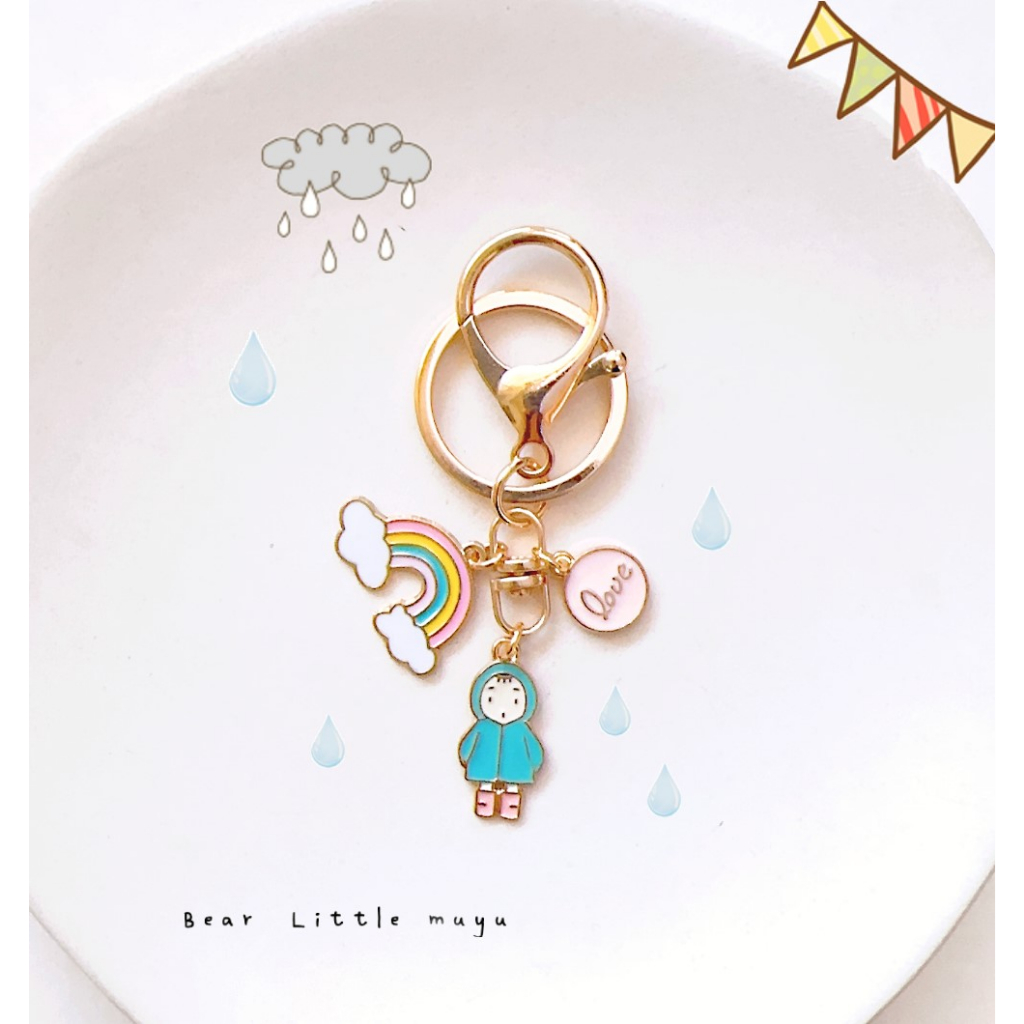 彩虹雨衣小梅 金色吊飾 小女孩 滴油合金鑰匙圈 Airpods耳機盒隨身碟包包掛件/小禮物