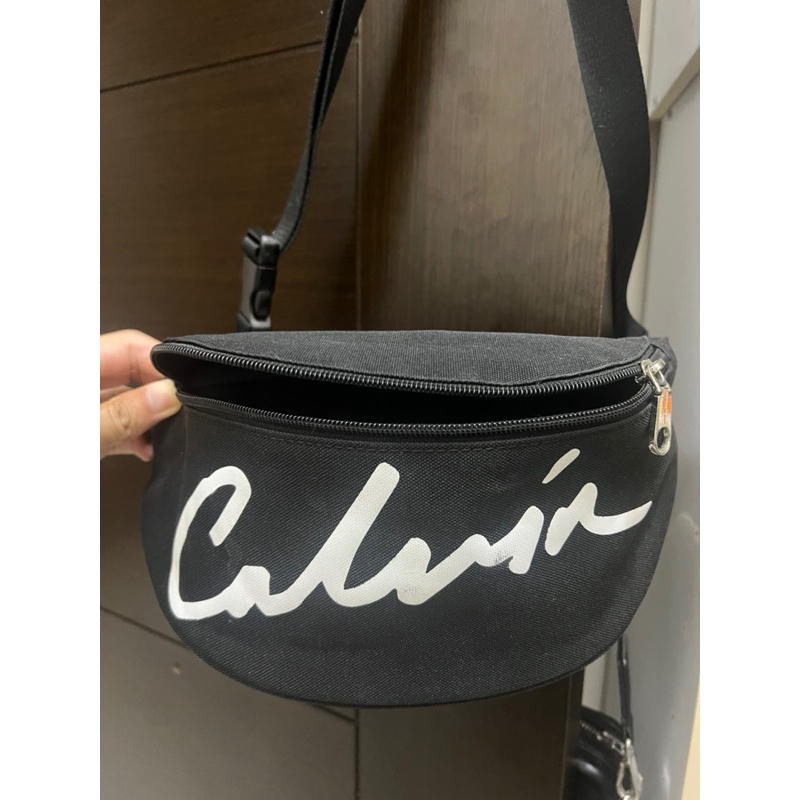 正品 Calvin Klein 斜背包 挎包 背包 肩背包 近八成新 時尚 潮流