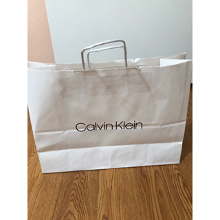 USBUY美國CK Calvin Klein logo白色禮物袋 大紙袋 裝皮包/皮夾/零錢包/絲巾/圍巾/手錶/飾品等