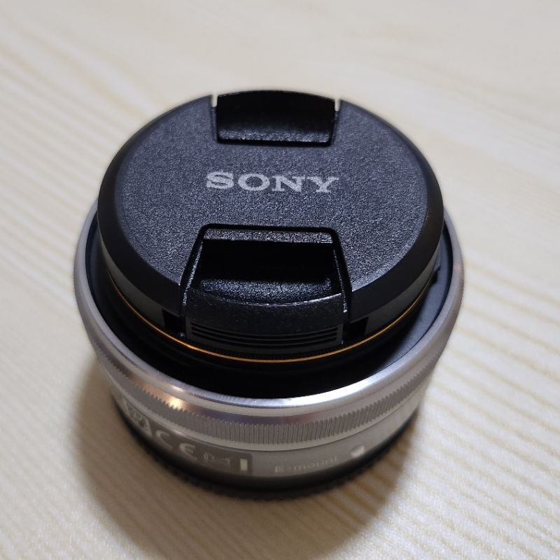 Sony E 16mm f2.8 sel16f28