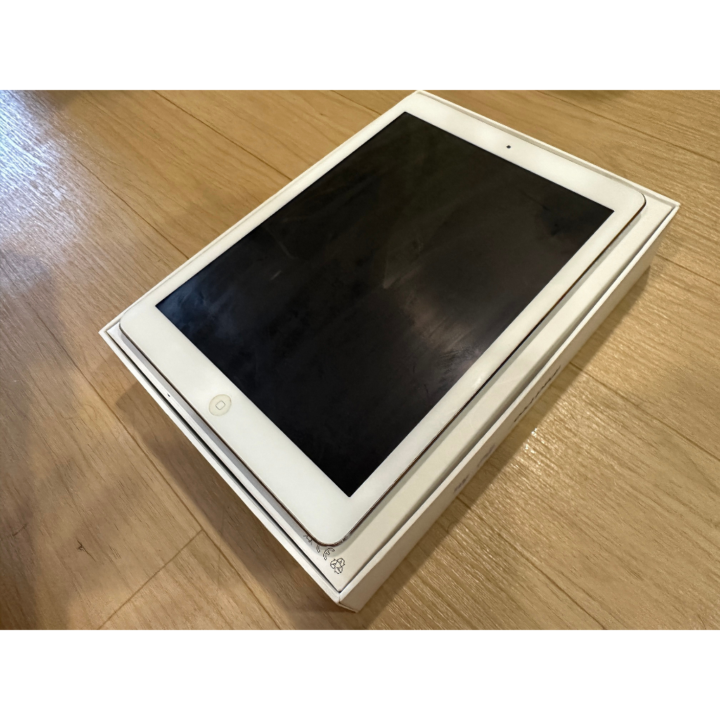 (降價)外觀新 iPad air 32G lte wifi+Cellular 銀 可插卡 功能和外觀都很良好
