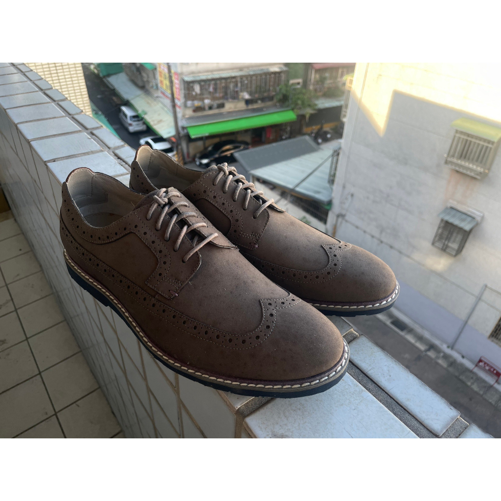 [免運/二手男鞋US9.5號] Clarks 克拉克 英倫雕花牛津鞋 皮鞋 灰褐色 (無鞋盒)