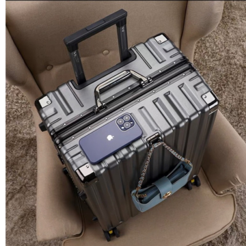 『二手商品』高顏值鐵灰色行李箱 結實耐用拉桿箱大容量靜音萬向輪 旅行最佳好夥伴