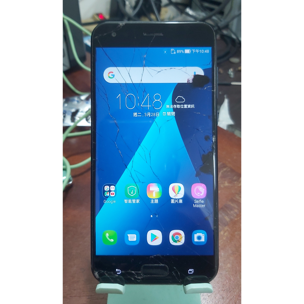 中古良品 華碩 Asus Zenfone 4 5.5吋 智慧型手機 黑色 4G LTE ZE554KL Z01KD