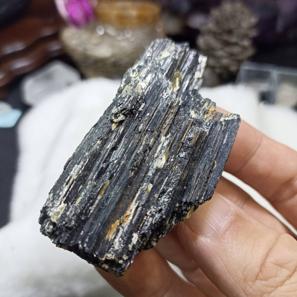 飛水晶-79(88g)黑碧璽柱(電氣石)帶雲母共生礦原礦