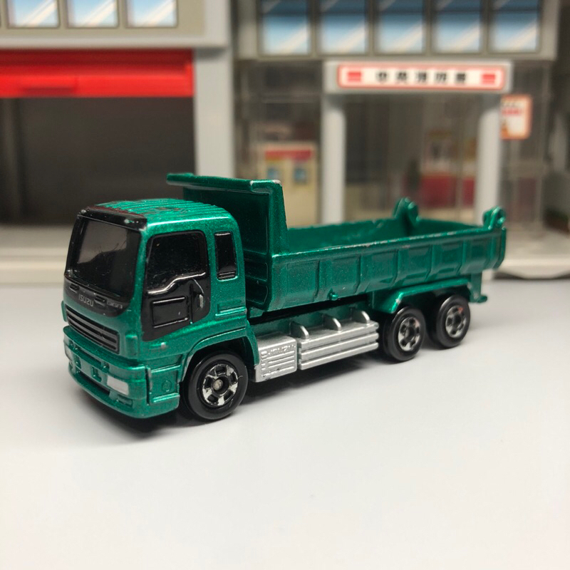 Tomica 76 Isuzu giga