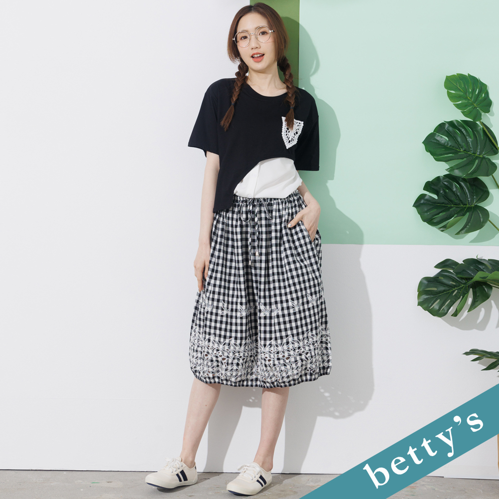 betty’s貝蒂思(21)鬆緊抽繩刺繡蕾絲裙(黑色)