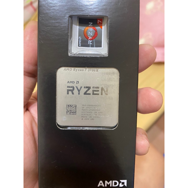 二手盒裝AMD R7 3700x(8核心16緒）