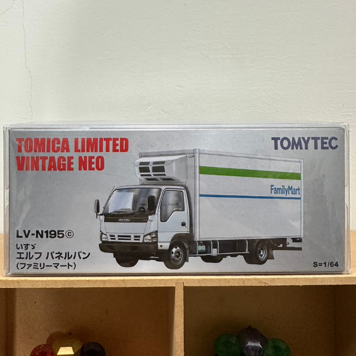 泡泡TOYS TOMYTEC 全家運輸車 全家 貨車 LV-N195C