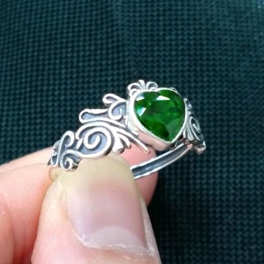 🌱青心獨家款💚S925花邊造型鑲嵌心形高冰透綠透輝石復古戒指